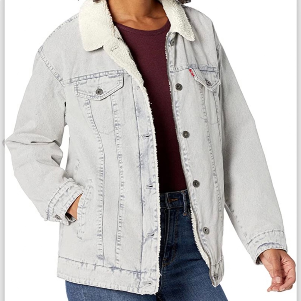 SOLD Levi's Women's Washed Cotton Denim Sherpa Trucker Jacket